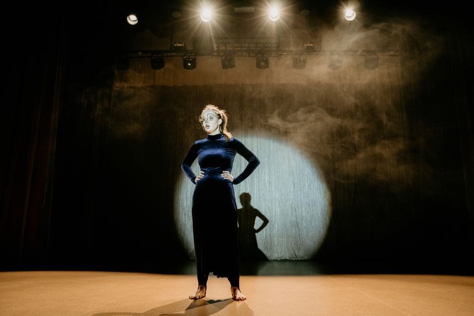 Accomplished Actress Moderates Career at 93