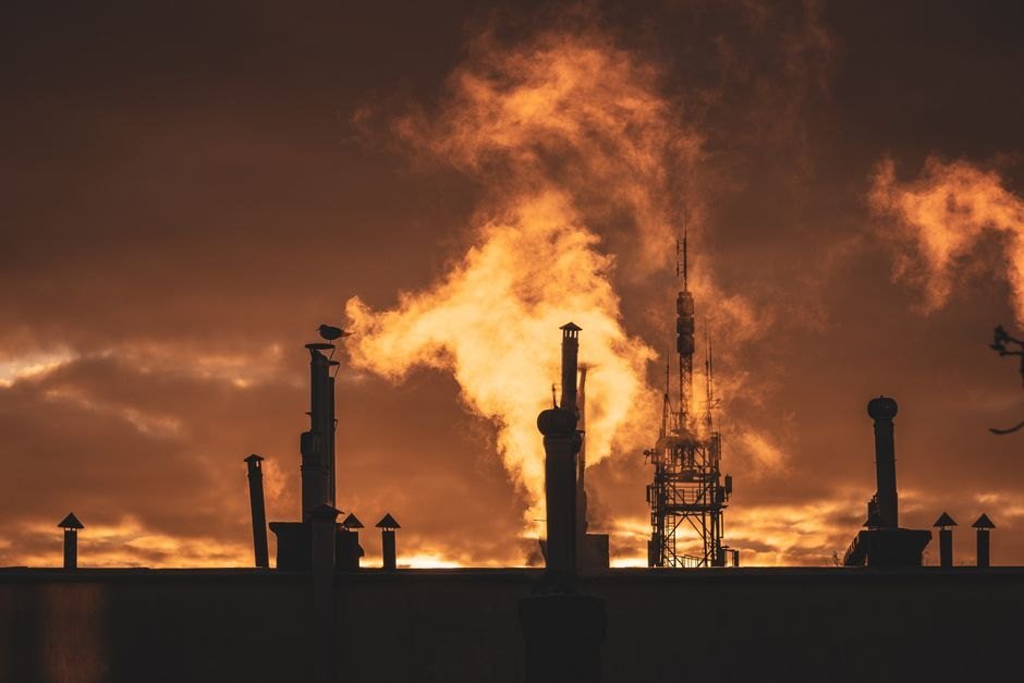 Libyan Oil Refinery Under Attack from Repeated Strikes