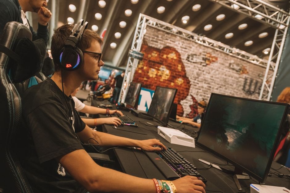 Chinese Team Wins Esports World Cup in Paris
