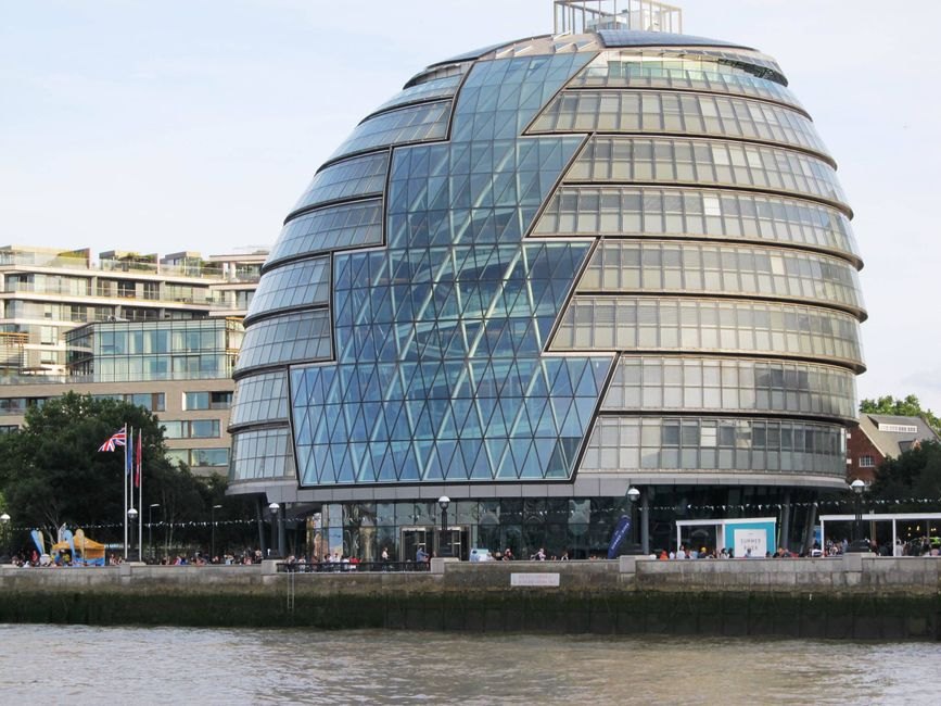 UK Leader Wants New Business Approach