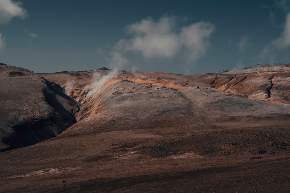Scientists Study Eclipse in Iceland