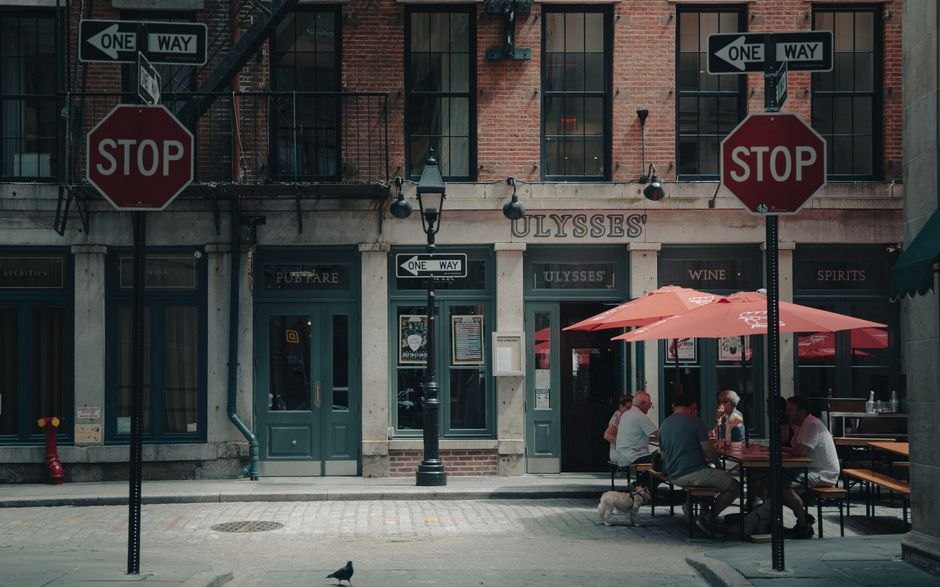 Small Debts, Big Discomfort: When to Ask Friends to Pay Back