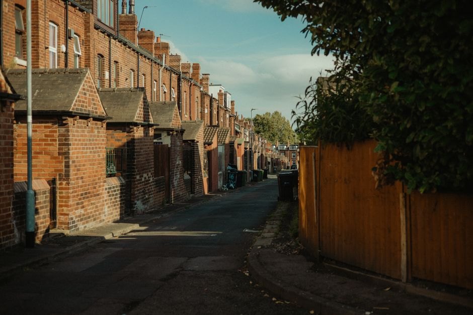 British home sellers slash asking prices at 15-year high