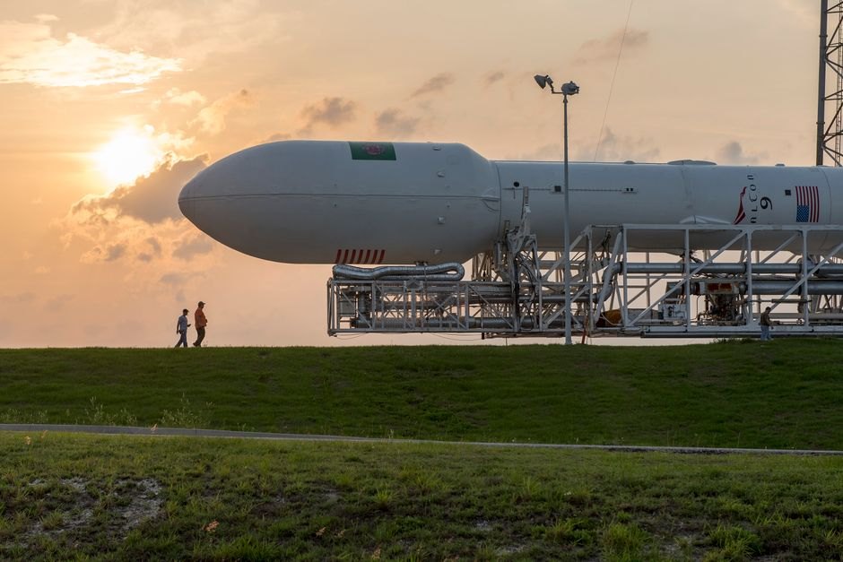 Elon Musk Eyes Merger of Tesla and SpaceX