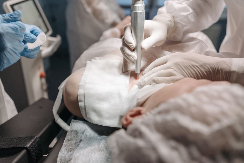 England to regulate high-risk cosmetic procedures