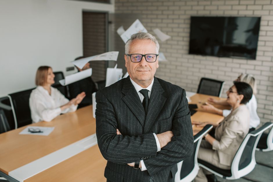 Fractional CEO leading a strategy meeting